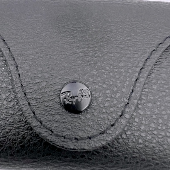 RAY-BAN FAUX PEBBLED LEATHER BLACK GLASSES CASE, UNISEX, BUTTON CLOSURE - Picture 6 of 12